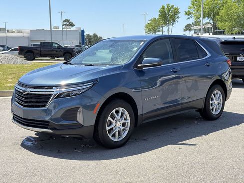 Used 2024 Chevrolet Equinox LT w/ LPO, Floor Liner Package image 5