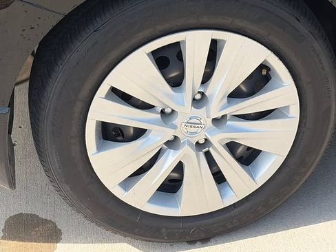 Used 2023 Nissan Sentra S FWD image 11