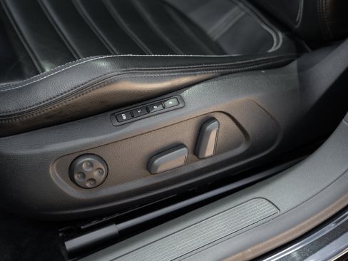 Used 2009 Volkswagen CC Luxury FWD image 19