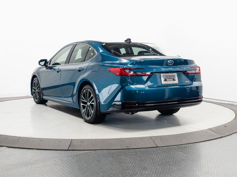 Used 2025 Toyota Camry XLE w/ Premium Plus Package FWD image 9
