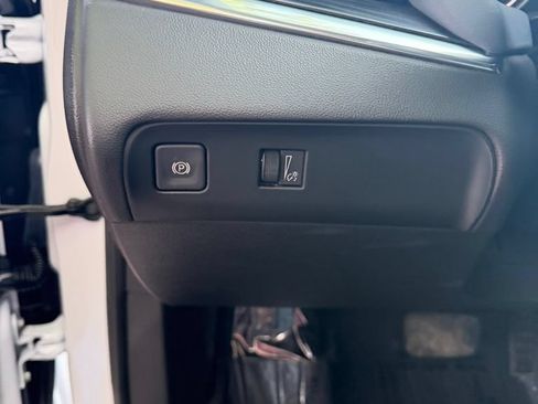Used 2024 Buick Enclave Essence FWD image 10