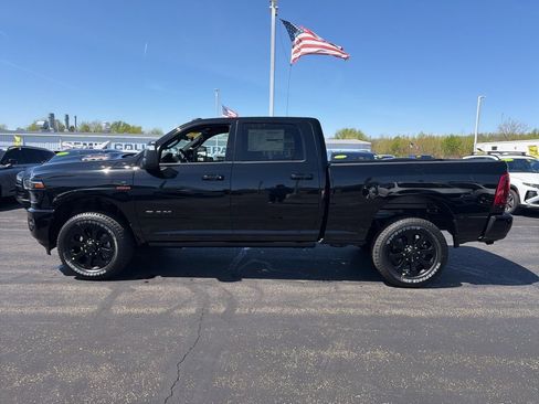 New 2026 RAM 2500 Laramie AWD/4WD image 9