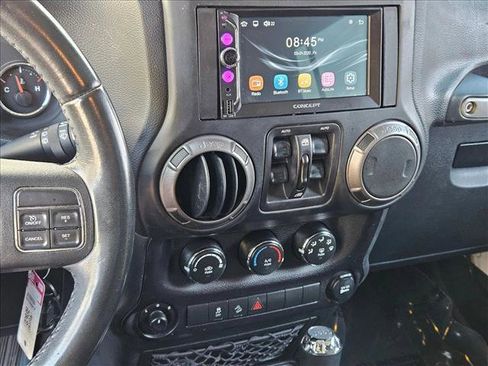 Used 2018 Jeep Wrangler Unlimited Sport S image 13