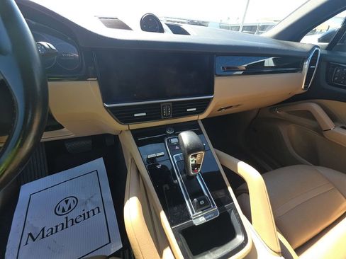 Used 2020 Porsche Cayenne image 6
