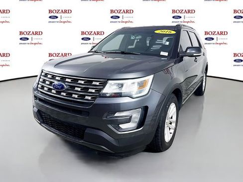 Used 2016 Ford Explorer XLT w/ Equipment Group 202A image 4