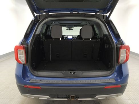 Used 2023 Ford Explorer XLT w/ Equipment Group 202A AWD/4WD image 29