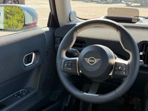 Used 2025 MINI Cooper S FWD image 9