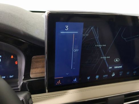 New 2026 Lincoln Corsair Reserve image 8