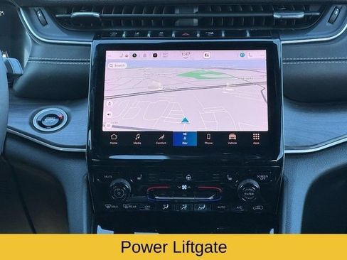Used 2024 Jeep Grand Cherokee Limited AWD/4WD image 19