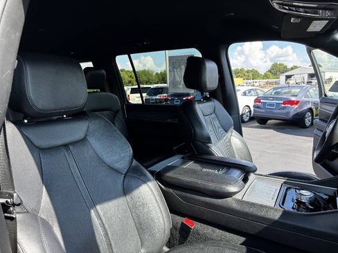 Used 2024 Jeep Wagoneer L Series II w/ Flexible Seating Group RWD image 26