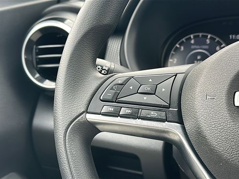 Used 2024 Nissan Kicks SV image 29