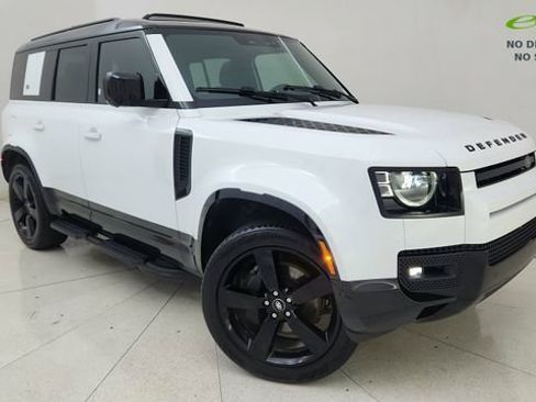 Used 2024 Land Rover Defender 110 X-Dynamic SE AWD/4WD image 1