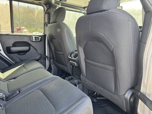 Used 2020 Jeep Gladiator Sport AWD/4WD image 16