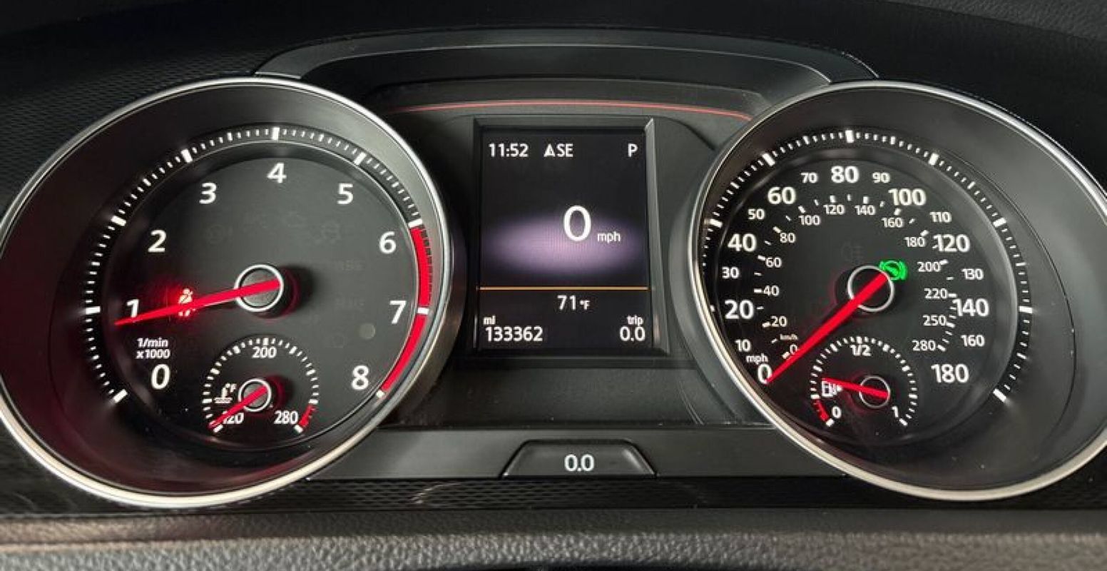 Used 2016 Volkswagen GTI SE w/ Lighting Package (SEL) FWD image 33