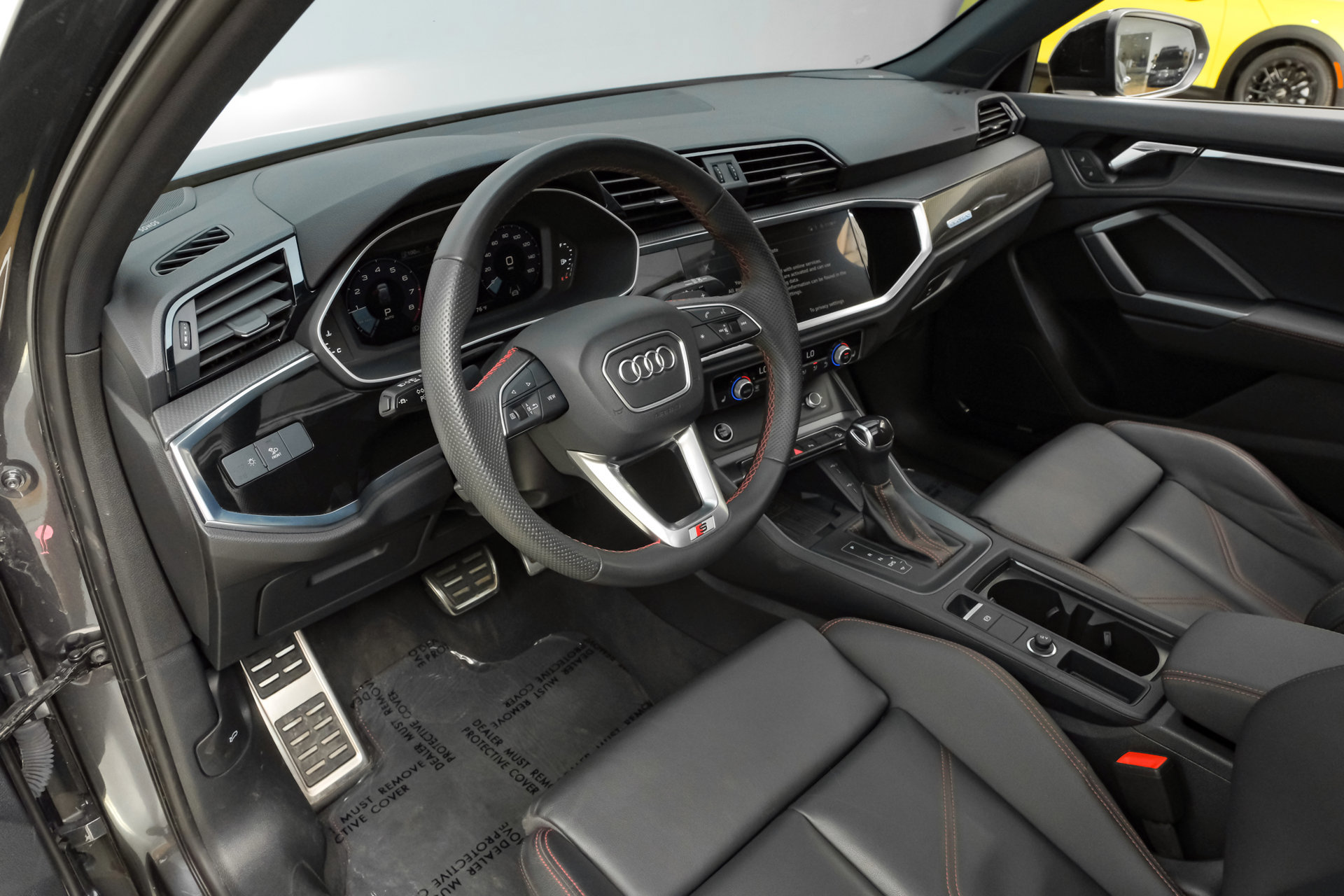 Used 2025 Audi Q3 2.0T Premium Plus AWD/4WD image 3