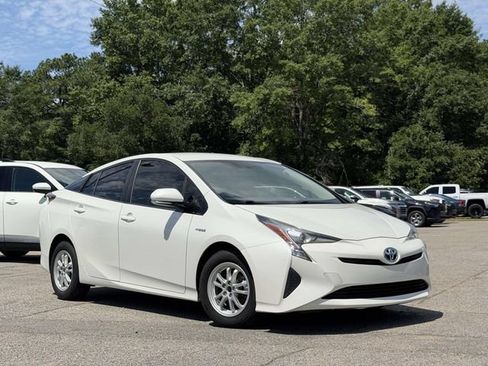 Used 2016 Toyota Prius Four FWD image 12