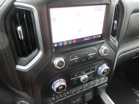 Used 2022 GMC Sierra 3500 AT4 w/ AT4 Premium Plus Package AWD/4WD image 34