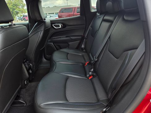 New 2026 Jeep Compass Latitude AWD/4WD image 15