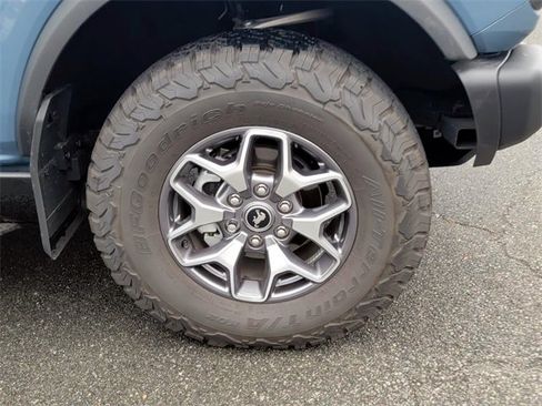 Used 2025 Ford Bronco Badlands image 8