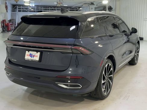 Used 2024 Lincoln Nautilus Black Label image 9