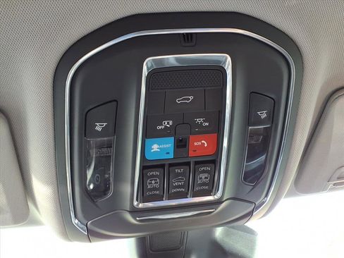 Certified 2023 Jeep Grand Cherokee Limited image 16