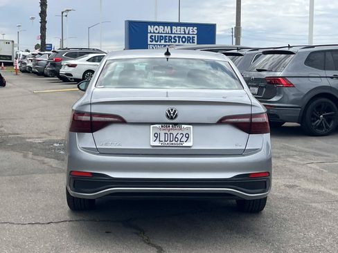 Certified 2024 Volkswagen Jetta SE FWD image 23