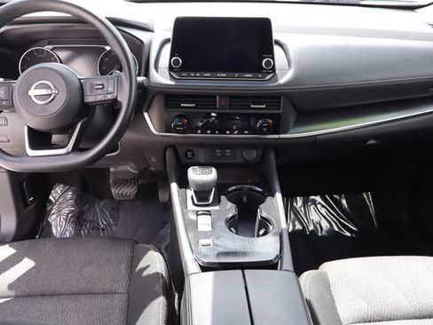 Used 2024 Nissan Rogue SV FWD image 30