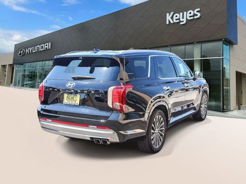 Used 2023 Hyundai Palisade Calligraphy FWD image 4