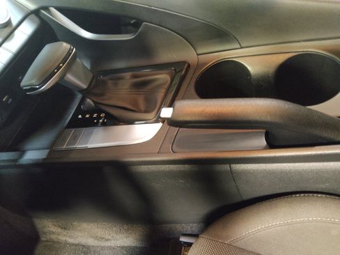 Used 2025 Hyundai Elantra SE FWD image 26