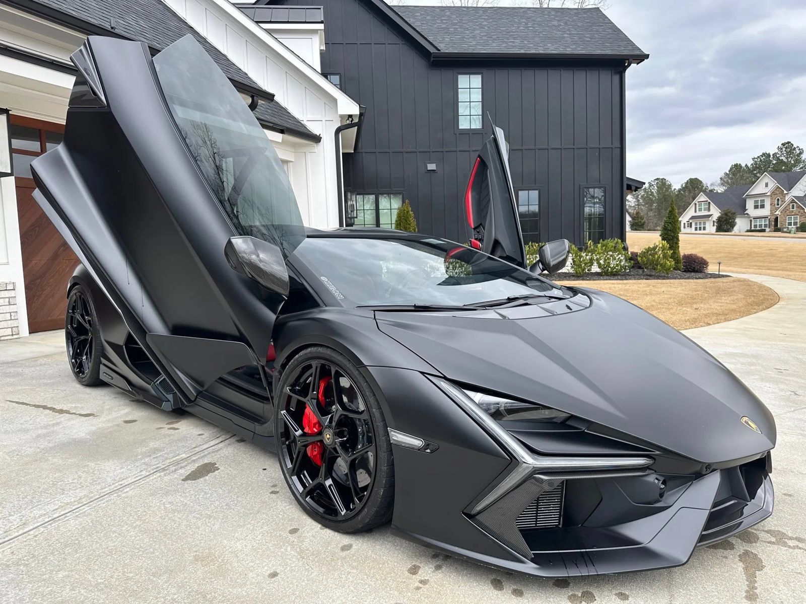 Used 2024 Lamborghini Revuelto AWD/4WD image 8
