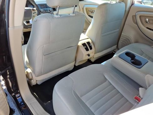 Used 2017 Ford Taurus SE image 32