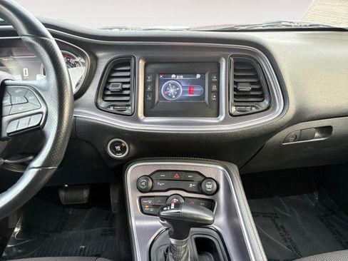 Used 2015 Dodge Challenger R/T image 12