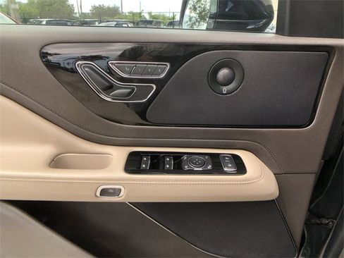 Used 2022 Lincoln Aviator Reserve w/ Equipment Group 201A image 19