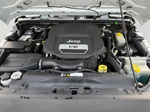 Used 2016 Jeep Wrangler Unlimited Sport image 9