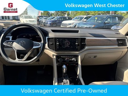 Used 2023 Volkswagen Atlas SE w/ Black Wheel Package AWD/4WD image 13