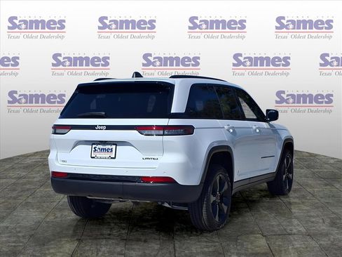 New 2025 Jeep Grand Cherokee Limited w/ Black Appearance Package image 4