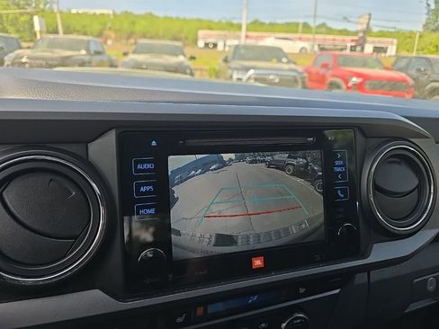 Used 2019 Toyota Tacoma TRD Sport AWD/4WD image 25
