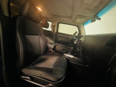Used 2007 HUMMER H3 AWD/4WD image 12