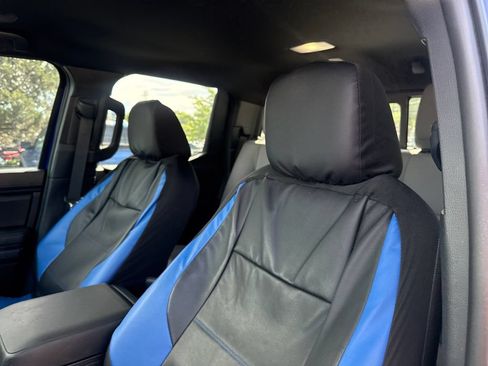 Used 2025 Toyota Tacoma SR5 AWD/4WD image 12