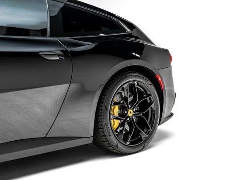 Used 2018 Ferrari GTC4Lusso T RWD image 13
