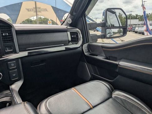 Used 2021 Ford F150 Platinum w/ FX4 Off-Road Package AWD/4WD image 16