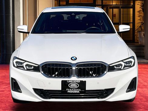 Used 2023 BMW 330i Sedan w/ Convenience Package RWD image 3