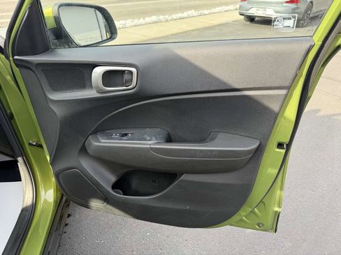 Used 2021 Hyundai Venue SE image 20