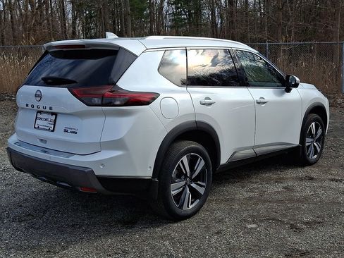 Certified 2024 Nissan Rogue SL w/ SL Premium Package image 7