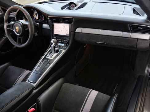 Used 2018 Porsche 911 GT3 RWD image 23