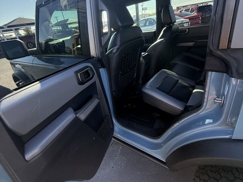 Used 2022 Ford Bronco Black Diamond image 12