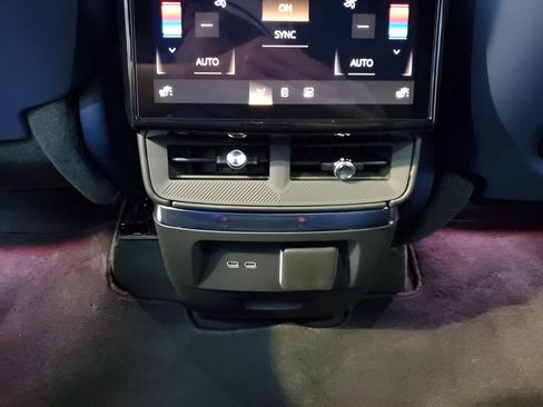 New 2026 Cadillac Vistiq Premium Luxury AWD/4WD image 23