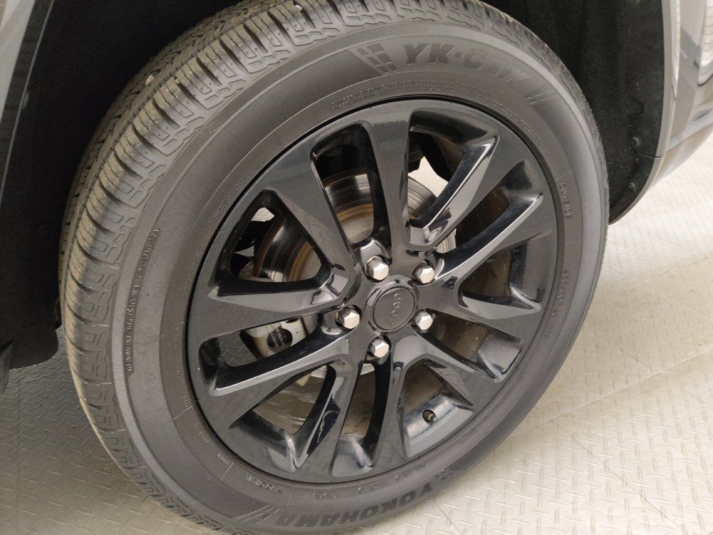 Used 2020 Jeep Grand Cherokee Altitude AWD/4WD image 31