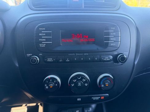 Used 2015 Kia Soul + image 18