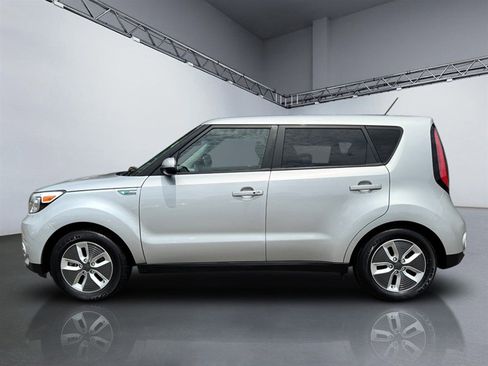 Used 2017 Kia Soul EV + w/ Sun & Fun Package FWD image 2